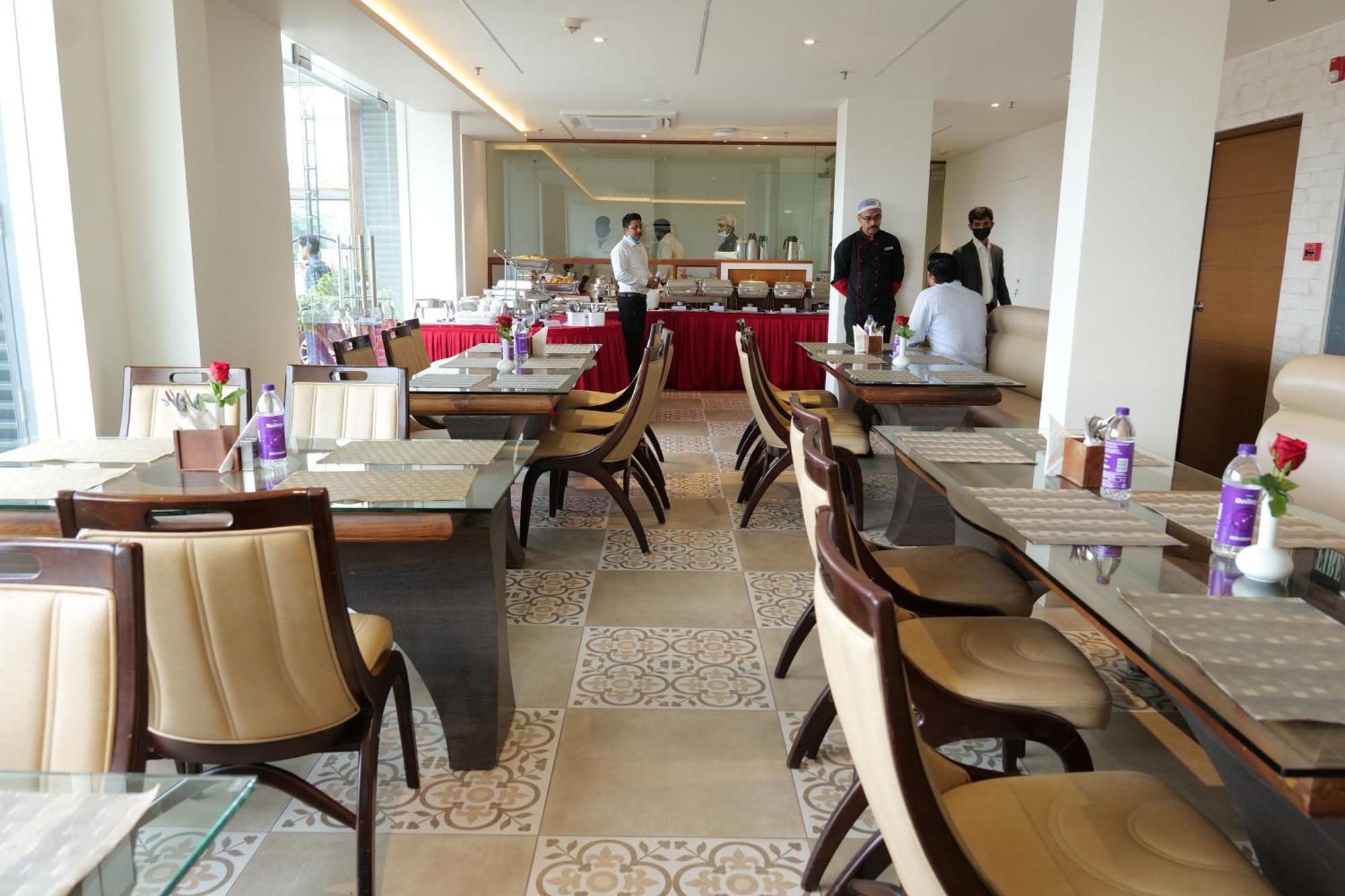 Hotel Florida Airport Kochi 3*